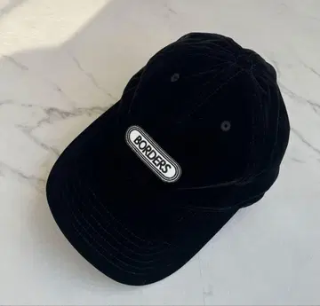 미사용 보더스 앳 발코니 벨로아 캡