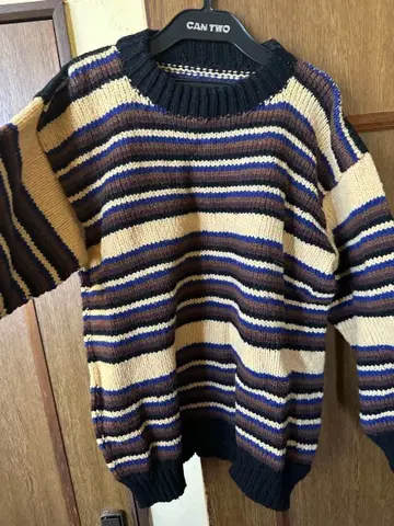 스트라이프 디자인 오버 사이즈 니트 스웨터