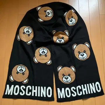 MOSCHINO 곰 무늬 머플러