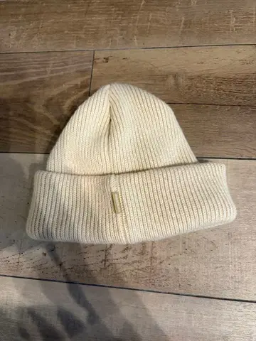 Diaspora skateboards 아이보리 니트 비니