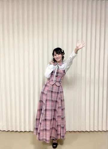 오구라 유이 착용 체크 롱 원피스 핑크