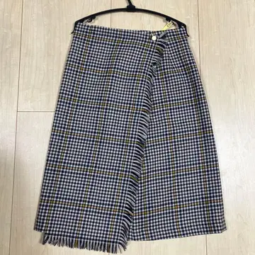 [ 새상품급 ] 마르티니크 프린지 스커트 브라운 계열 체크 M