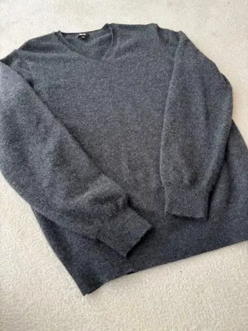 새상품급 유니클로 캐시미어 100% 스웨터 니트 L 다크 그레이
