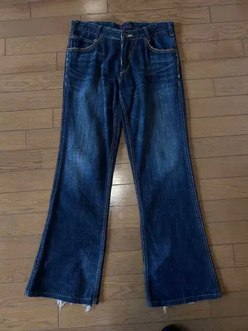 00s 부츠컷 데님 플레어 데님 헤이세이 y2k 시크 스타일