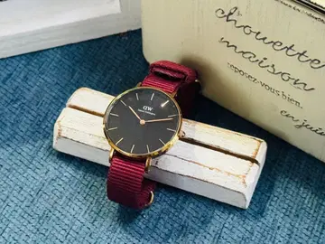 Daniel Wellington 손목시계 블랙/버건디 32mm