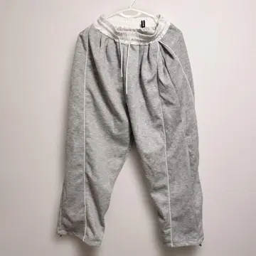 허리밴딩 그레이 맨투맨 라인 포함