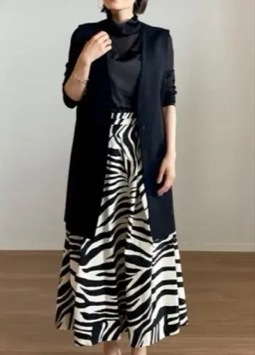 플라스테 제브라 패턴 플레어 스커트 새상품급