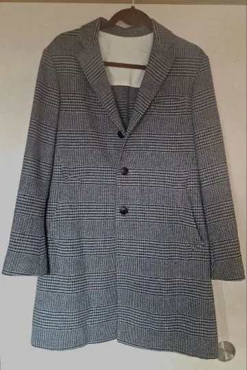 그레이 계열 체크 체스터 코트