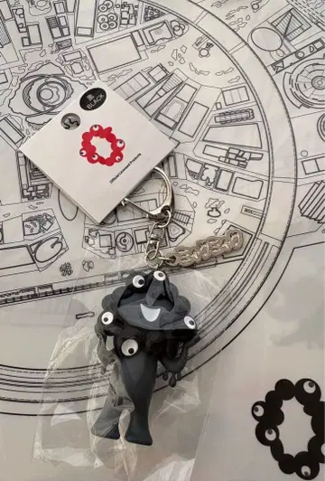 EXPO2025 미야쿠미야쿠 PVC 입체 키링 블랙 미야쿠 로고 참 포함