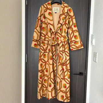 가운 로브 쇼와 레트로