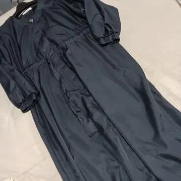 다크 블루 긴팔 새틴풍 원피스