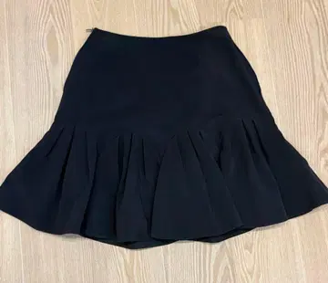 폭시 뉴욕 플레어 스커트 네이비 38 사이즈