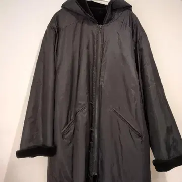 블랙 후드 부착 롱 코트 [ The MBO Pour la pluie ]