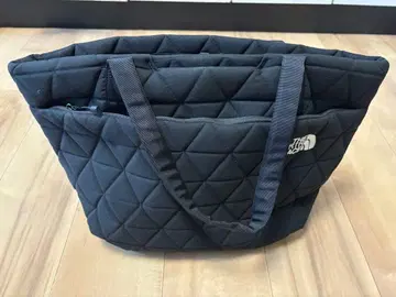 The North Face 퀼팅 토트백 블랙