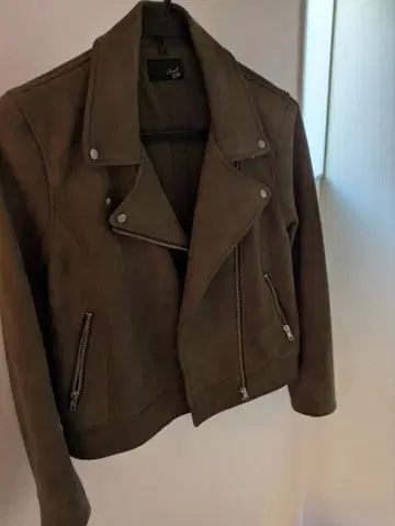 Grand Table 올리브 그린 라이더 자켓