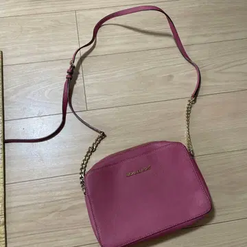 MICHAEL KORS 핑크 숄더백