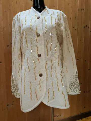 비즈 자수 크림 테일러드 자켓