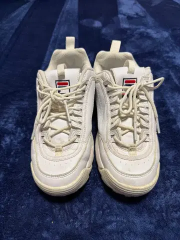 Fila 화이트 스니커즈