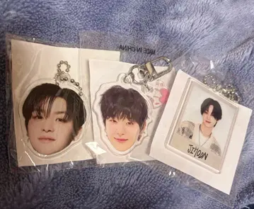 TREASURE 지훈 캡슐 토이 얼굴 아크릴 키링