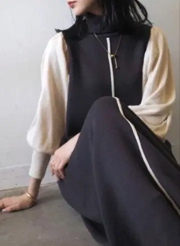 Lumier 터틀넥 니트 원피스