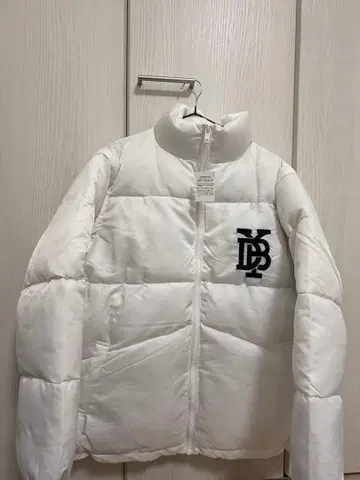 요코하마 DeNA 베이스타즈 2WAY 파이버 다운 자켓 화이트