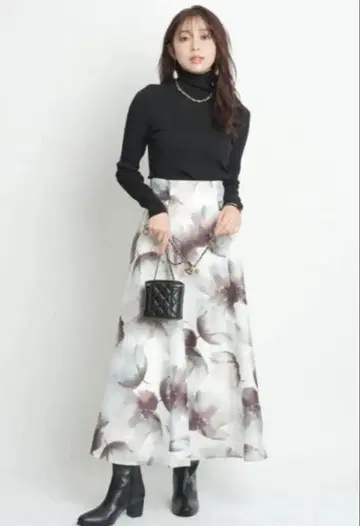 JUSGLITTY 보카시 플라워 프린트 스커트