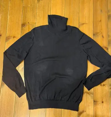 크로스 크로젯 터틀넥 네이비