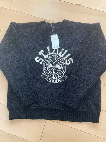 어반 리서치 칼리지 로고 몰 크루넥 니트 M