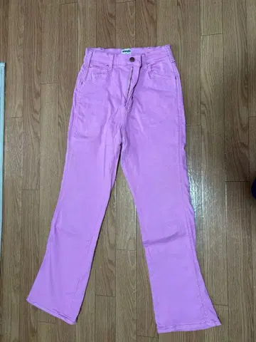 Wrangler 핑크 스트레이트 청바지