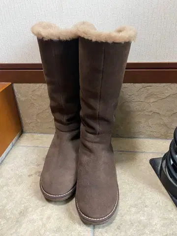 키다리 아저씨 브라운 퍼 롱 부츠