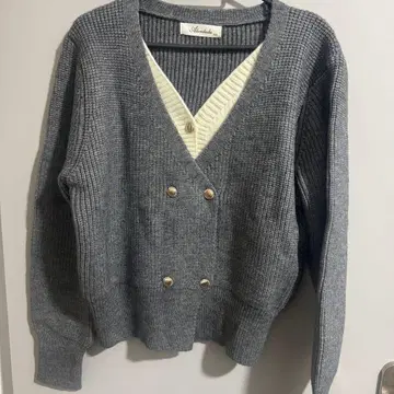 그레이 더블 골드 버튼 니트 가디건