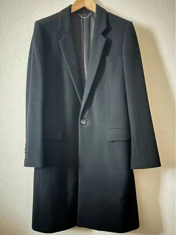 JOHN LAWRENCE SULLIVAN 블랙 체스터 코트