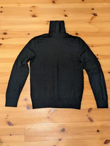 고품질 바나나리퍼블릭 하이넥 니트 스웨터 블랙