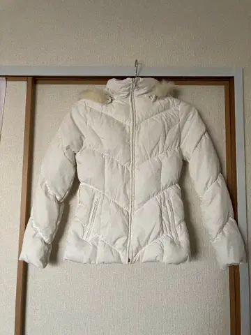 화이트 다운 자켓 퍼 포함