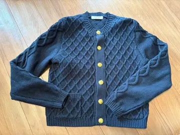 투모로우랜드 하이브리드 코튼 케이블 크루넥 가디건