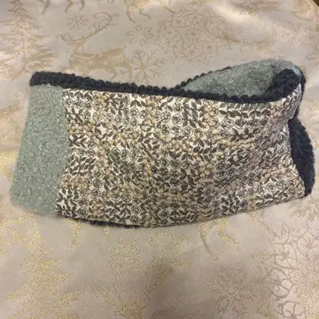 B급 미나 페르호넨 슬리핑 로즈 탬버린 넥워머