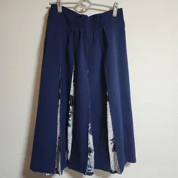 네이비 플레어 스커트 슬릿 포함