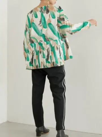 SUMI STYLE 긴팔 플리츠 셔츠