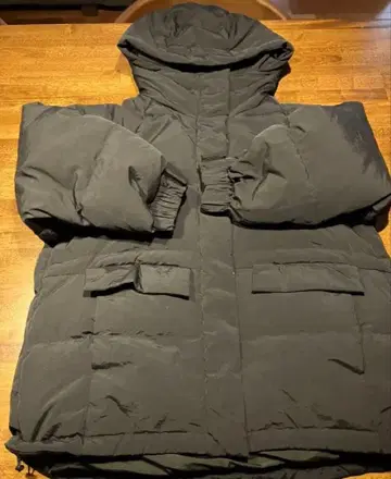 쉽스애니 후드 부착 블랙 다운 자켓