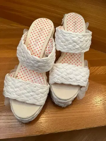 LIZ LISA 꽃무늬 화이트 웨지 샌들 M