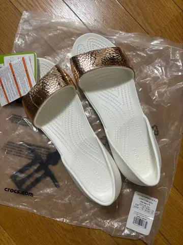 crocs 화이트 플랫 샌들 W 10