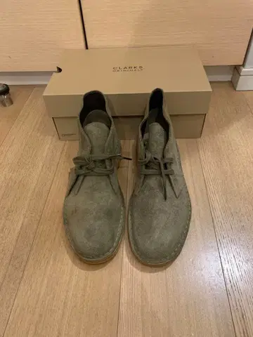 Clarks 스웨이드 부츠