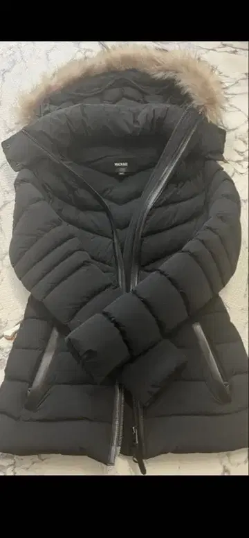 MACKAGE 블랙 다운 자켓 퍼 포함