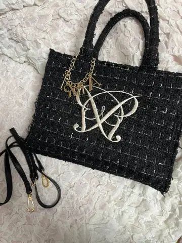 올리브 데 올리브 참 포함 칼리 온 토트 블랙