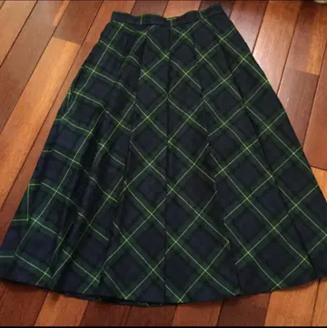 타비 인터내셔널 체크 롱 스커트