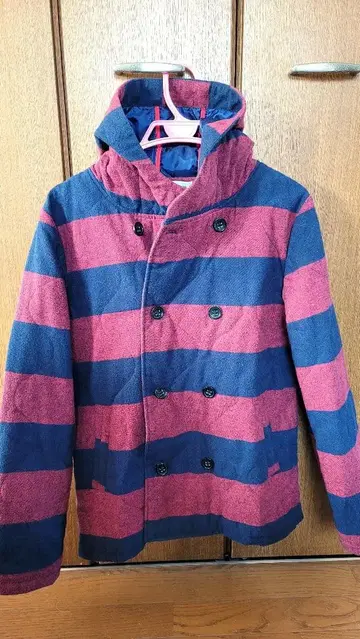 후드 부착 빨파 스트라이프 자켓 더블