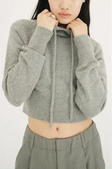CLANE SHORT KNIT HOODIE