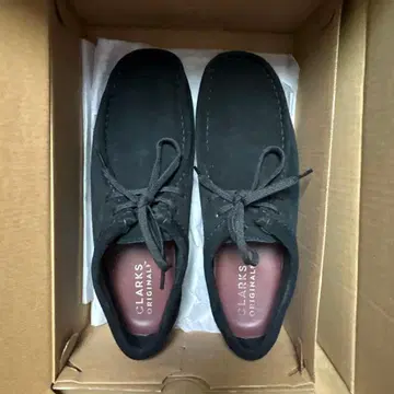 클락스 왈라비 고어텍스 블랙