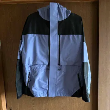 [ 새상품급 ] MARMOT 고어텍스 크롭 자켓 S 보라색 블랙 컬러