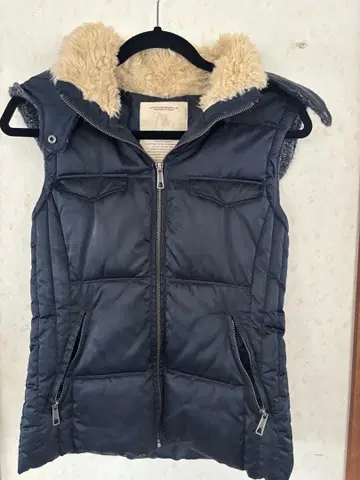 ZARA 후드 부착 베스트 네이비